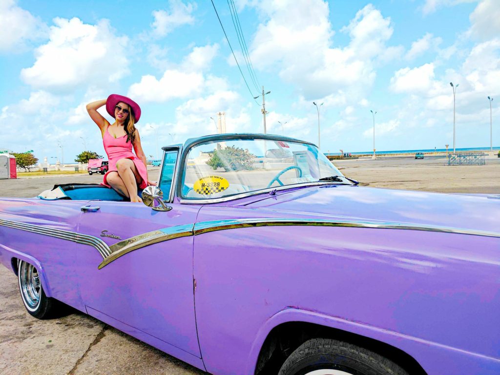 Cruise-along-El Malecon