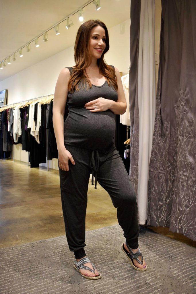 Maternity-Shopping-Tips-for-First-Time-Moms-with-Mom's-the-Word