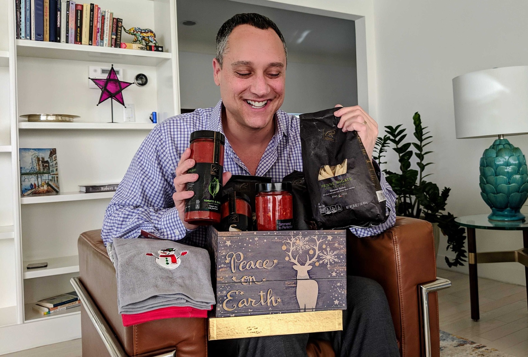 How to Create the Perfect Holiday Gift Basket for Your Favorite Pasta Lover Featuring Signature RESERVE Products